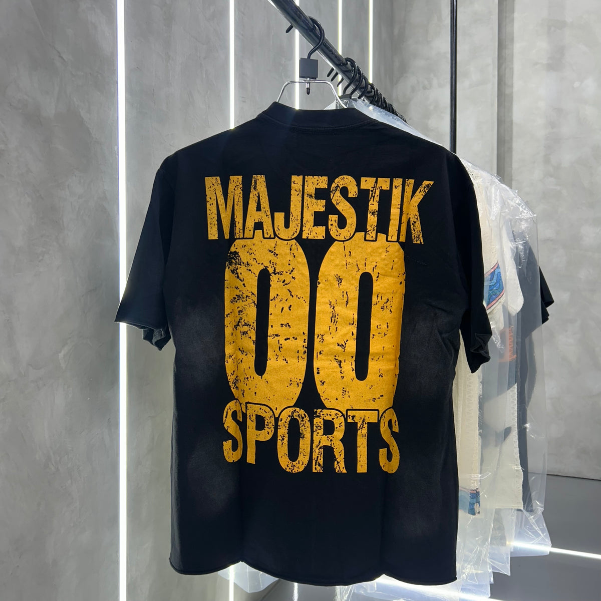 Majestik T-shirt 001