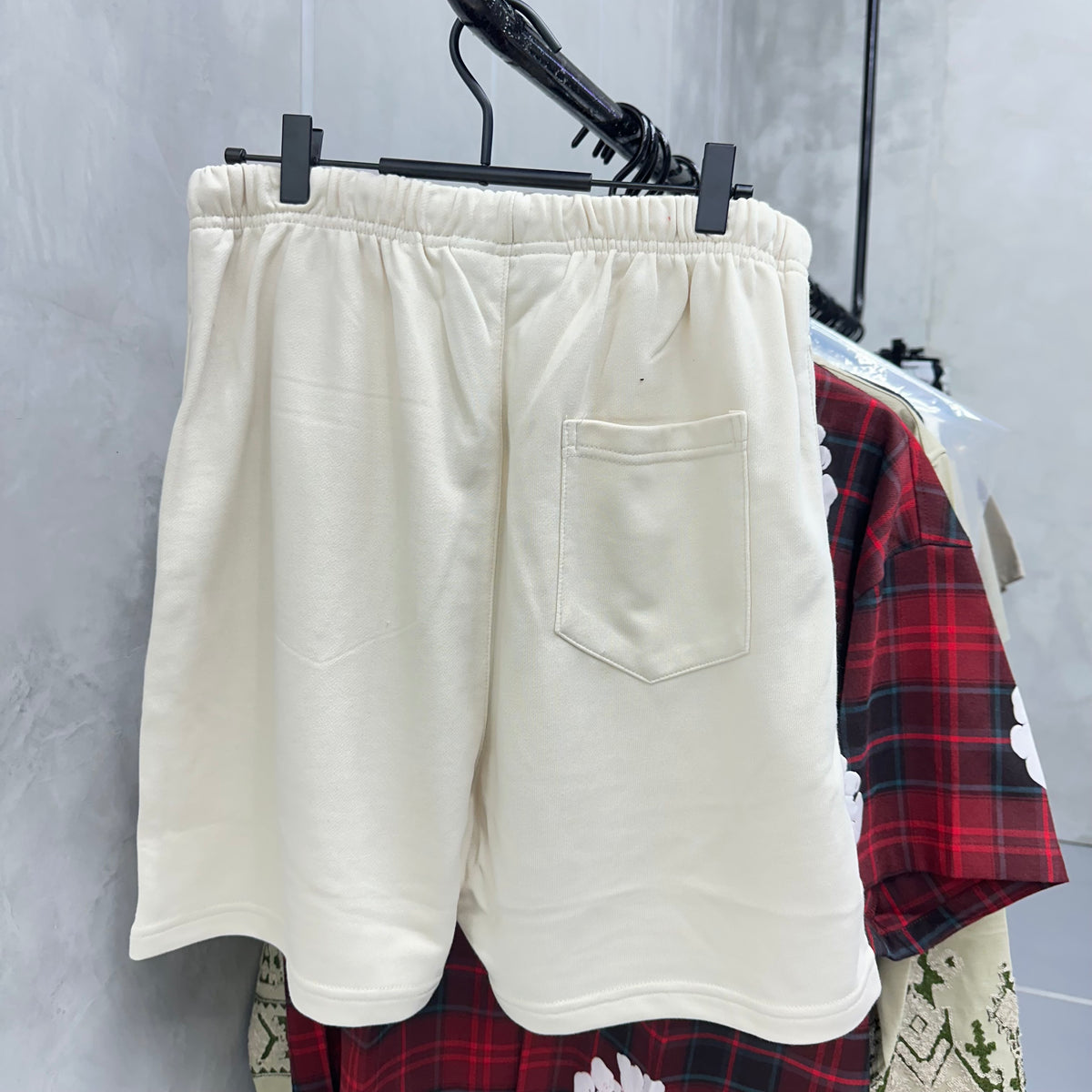 Essentials Shorts 001