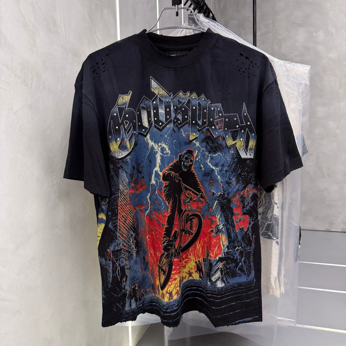 China Imported High Quality Streetwear In Bangladesh. 250 GSM 100% cotton, Heavyweight Oversized / Baggy T-shirt. Puff Printed Logo. 