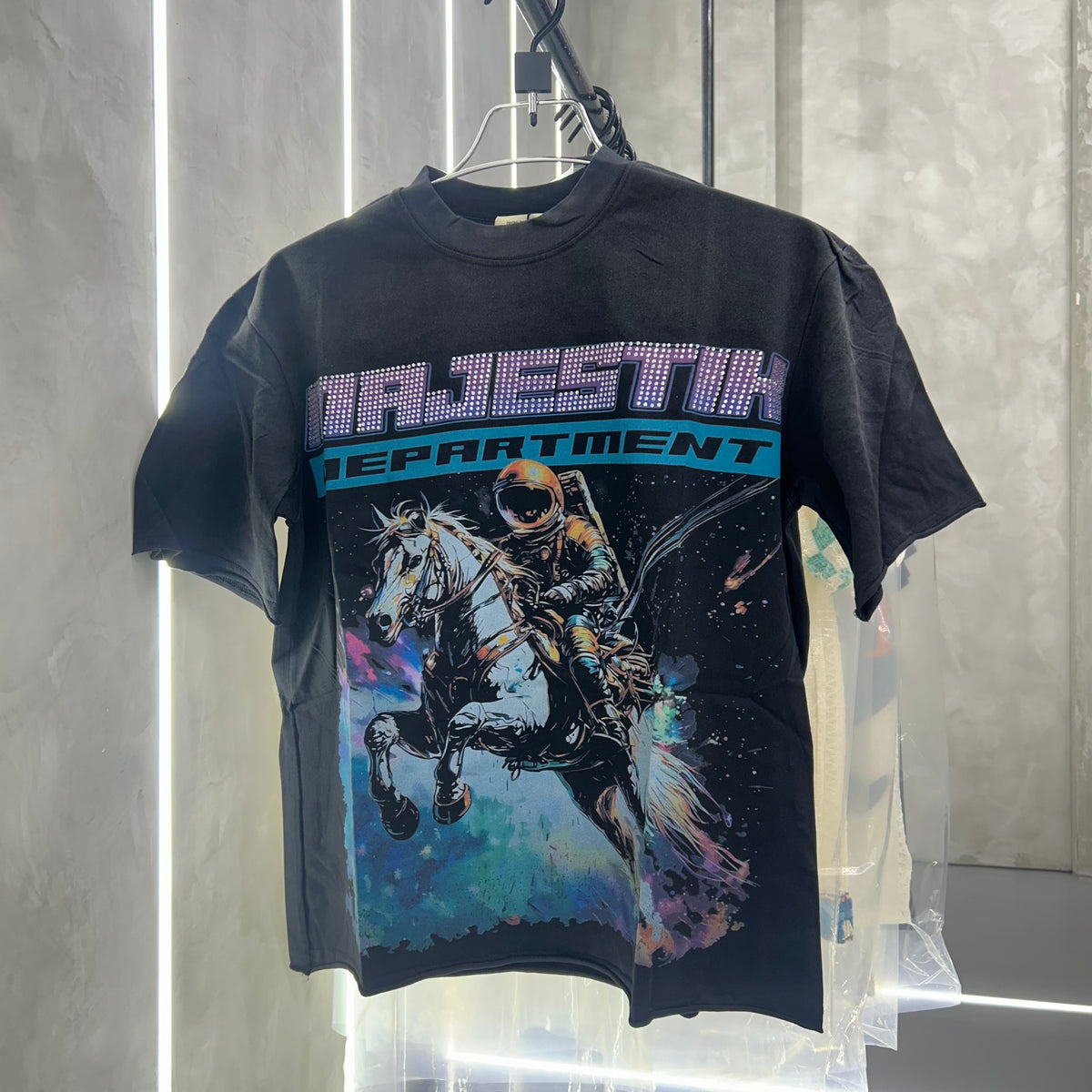Majestik T-shirt 004