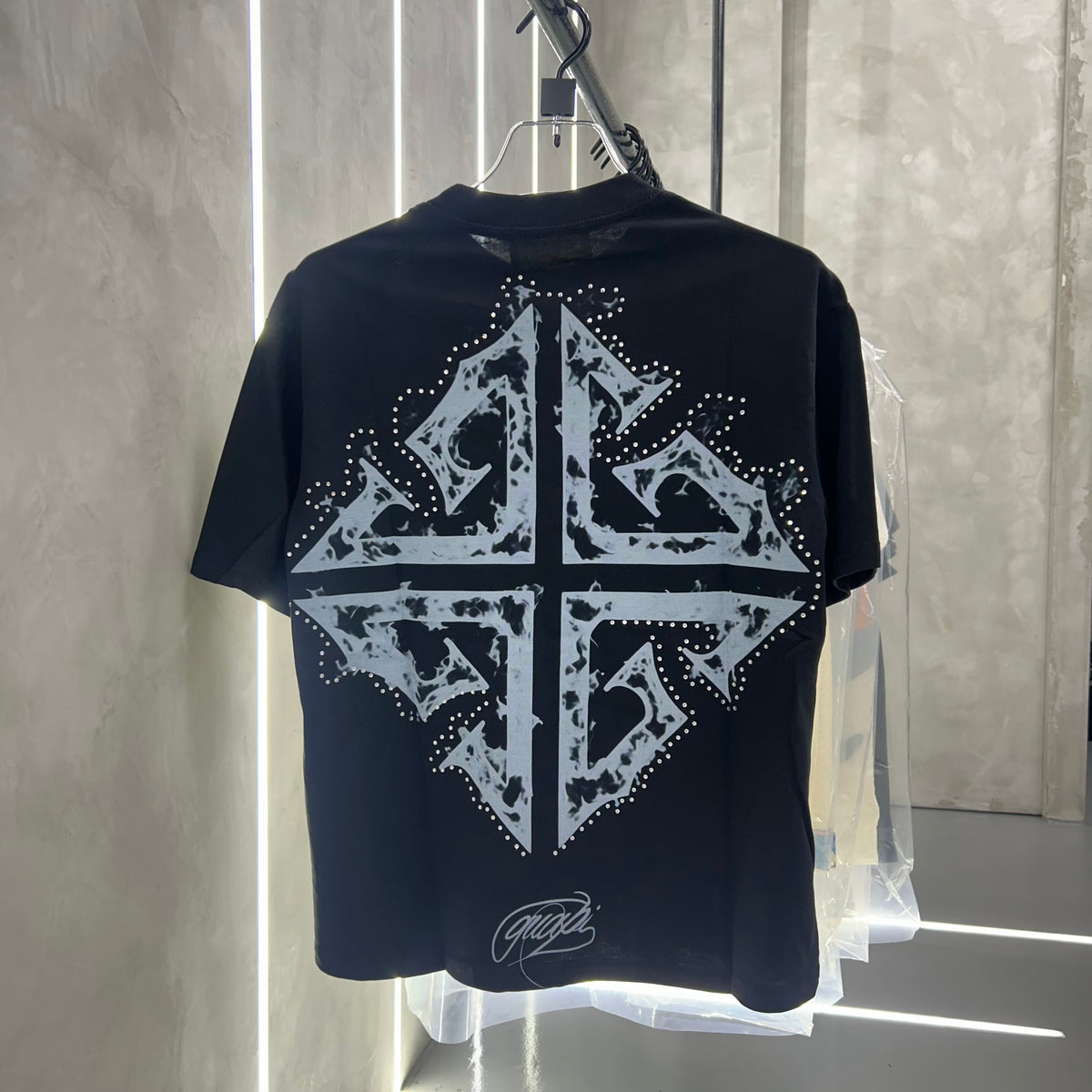 GUAPI T-shirt 001