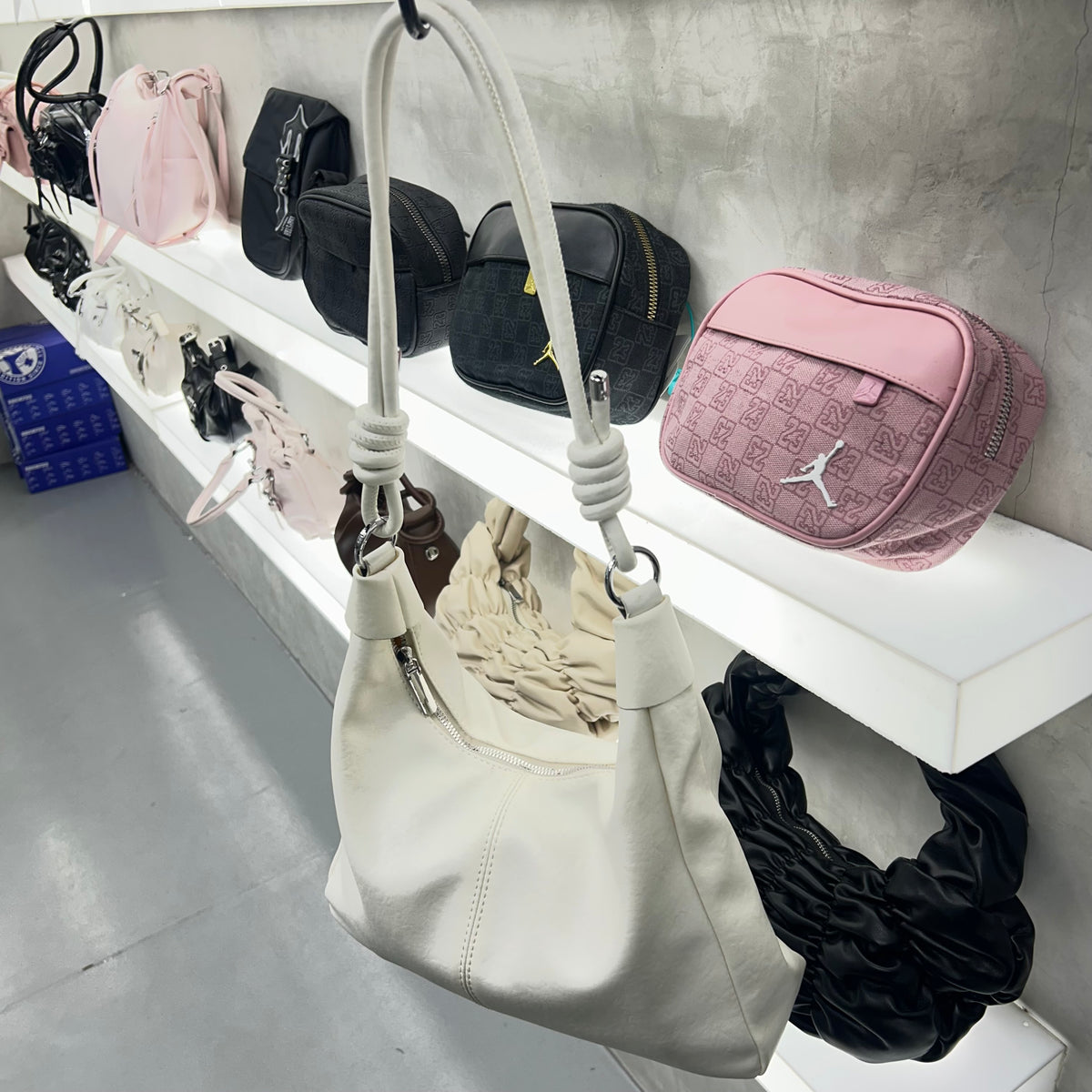 Cloud Bag 004