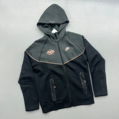 Synaworld Central Cee x Nike Tech Fleece 001
