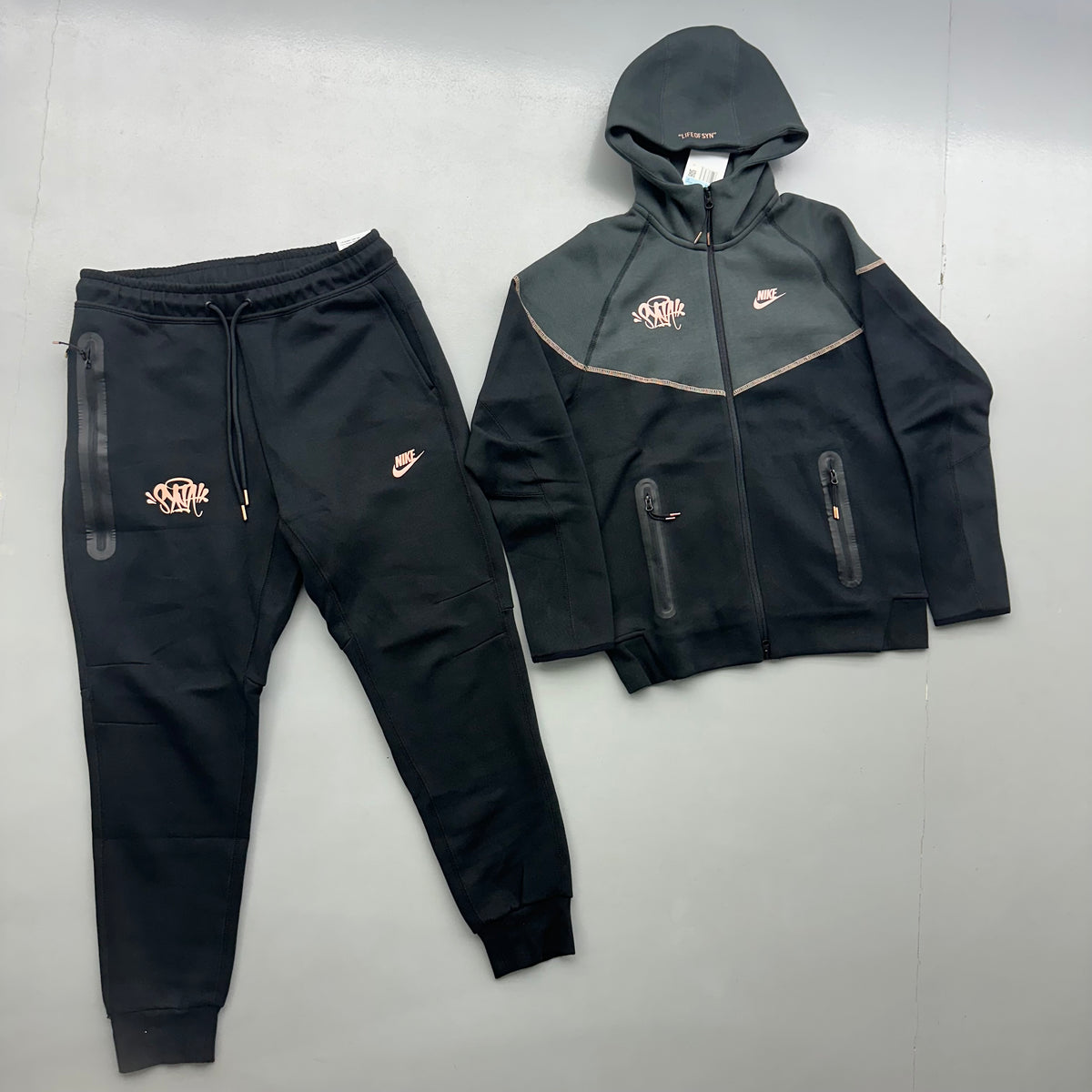 Synaworld Central Cee x Nike Tech Fleece 001