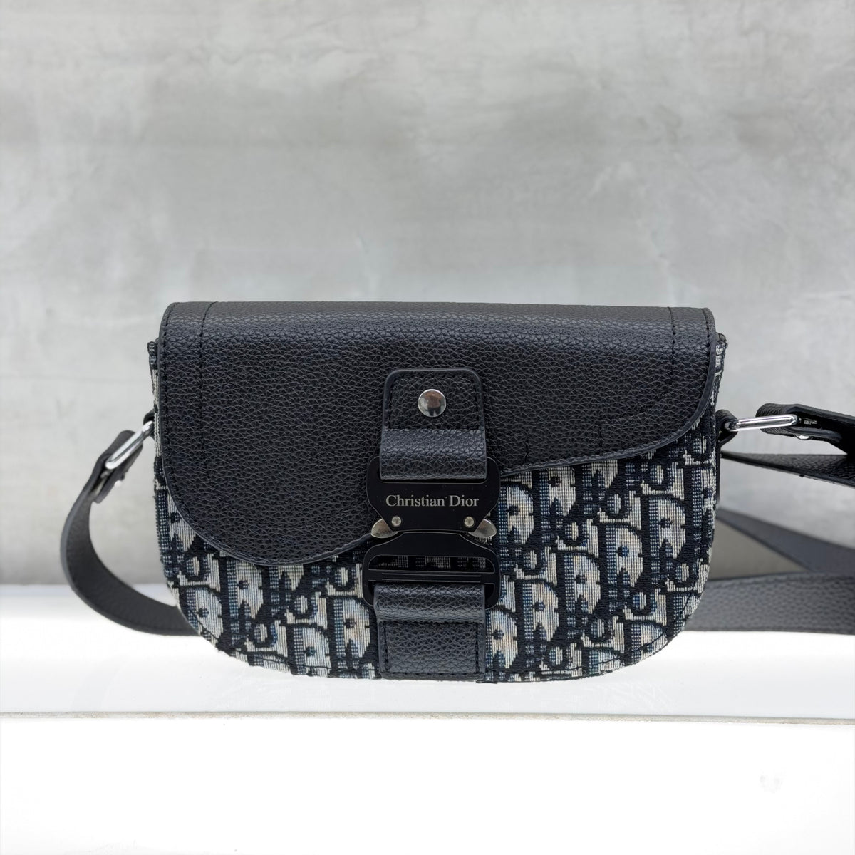 Dior Saddle Messenger Bag 001