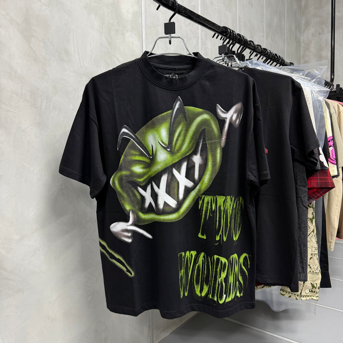 China Imported High Quality Streetwear In Bangladesh. 240 GSM 100% cotton, Heavyweight Oversized / Baggy T-shirt.